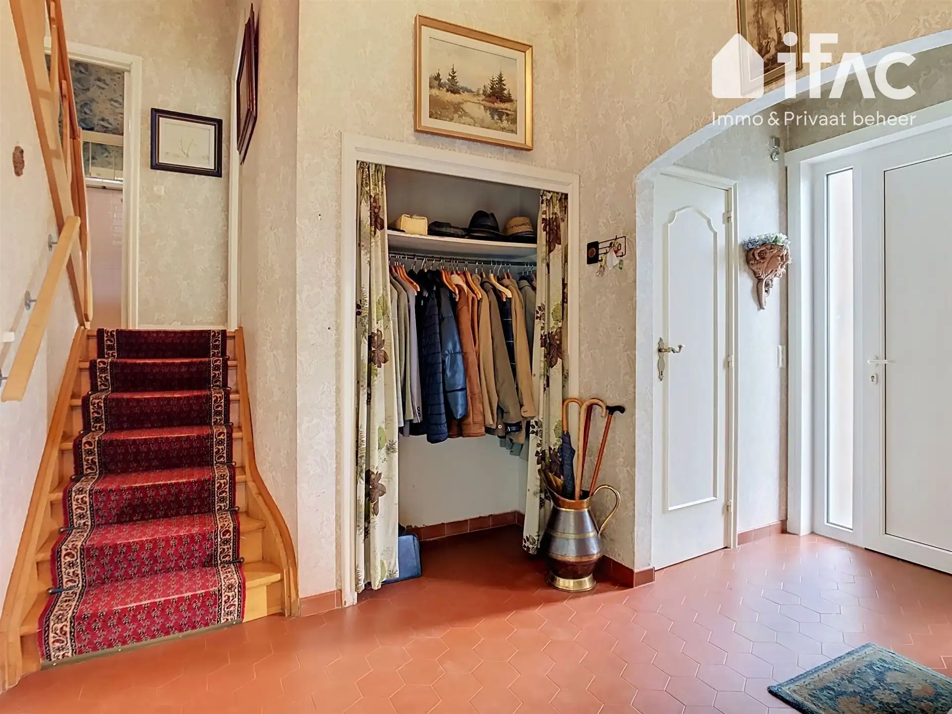 Huis met 3 slaapkamers en leuke tuin in rustige straat foto 3