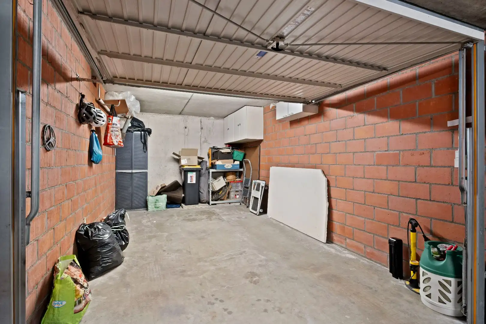 Instapklaar appartement in het hart van Izegem met garagebox foto 13