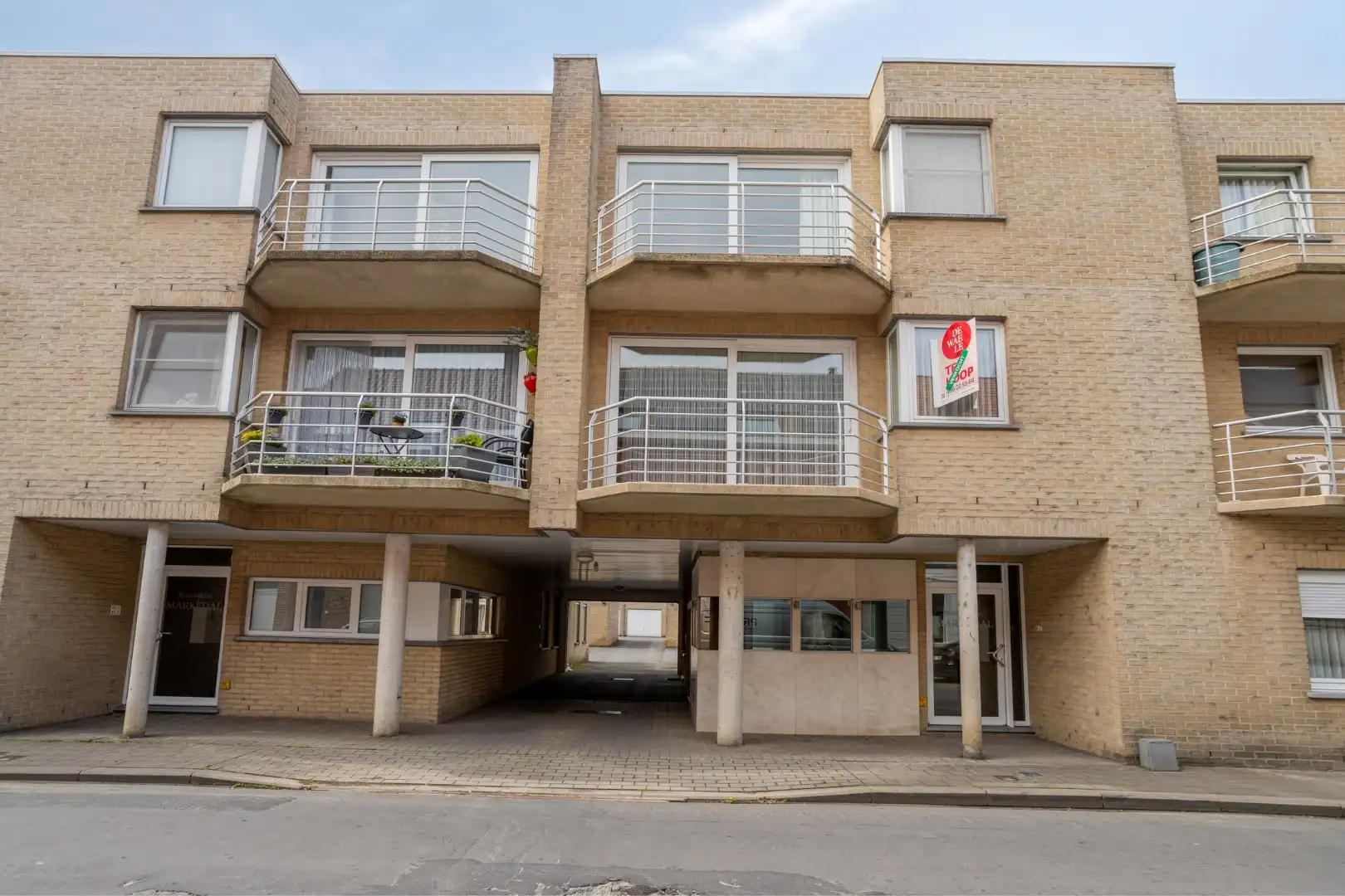 Lichtrijk, gelijkvloers appartement of handelsruimte met woonst! foto 24