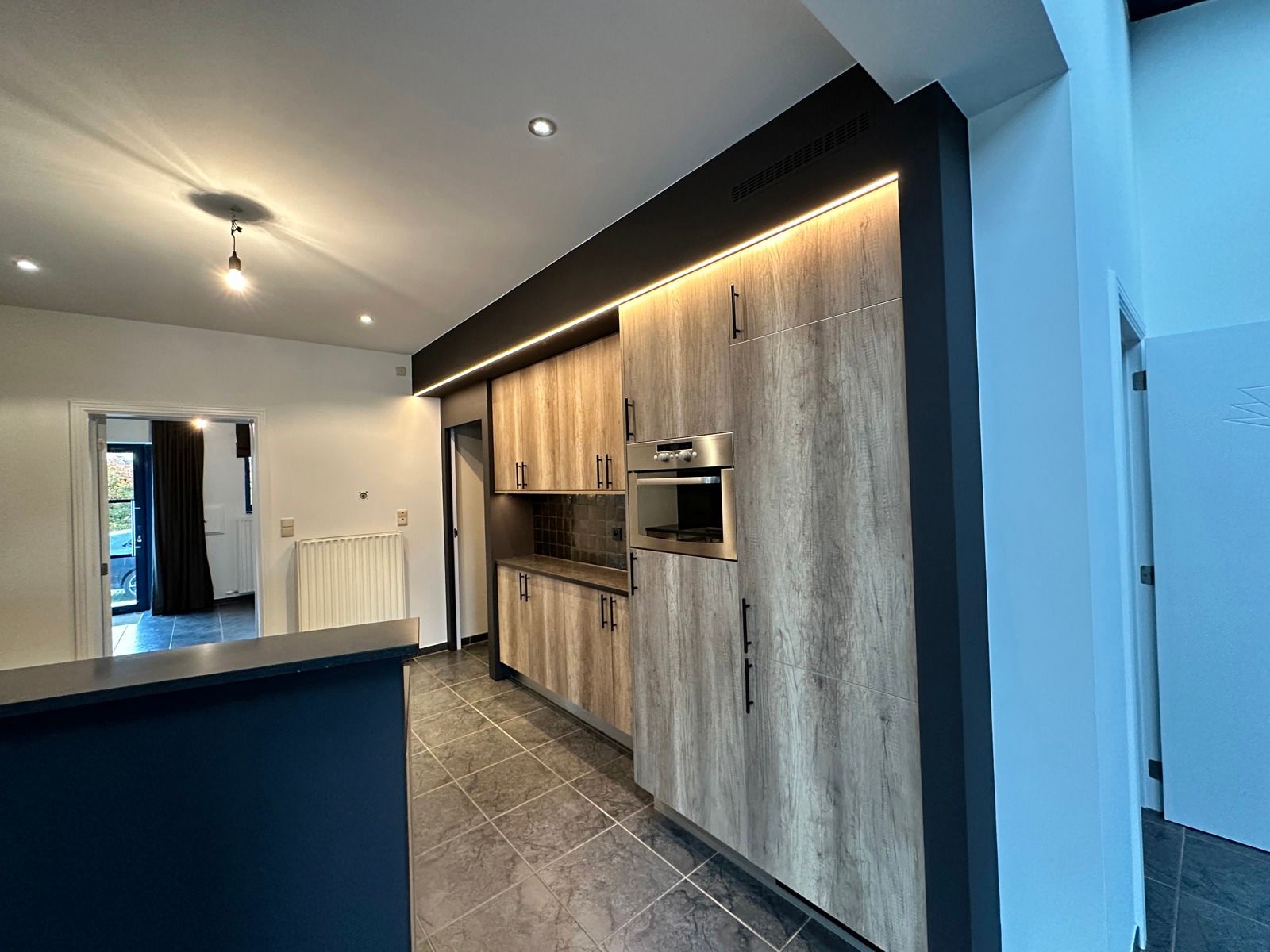 Gerenoveerde instapklare woning met tuin & terras & garages foto 14