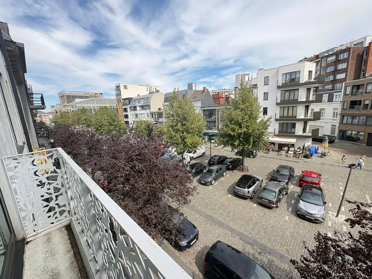 RUIM TWEE SLAAPKAMER APPARTEMENT MET TERRAS foto 2