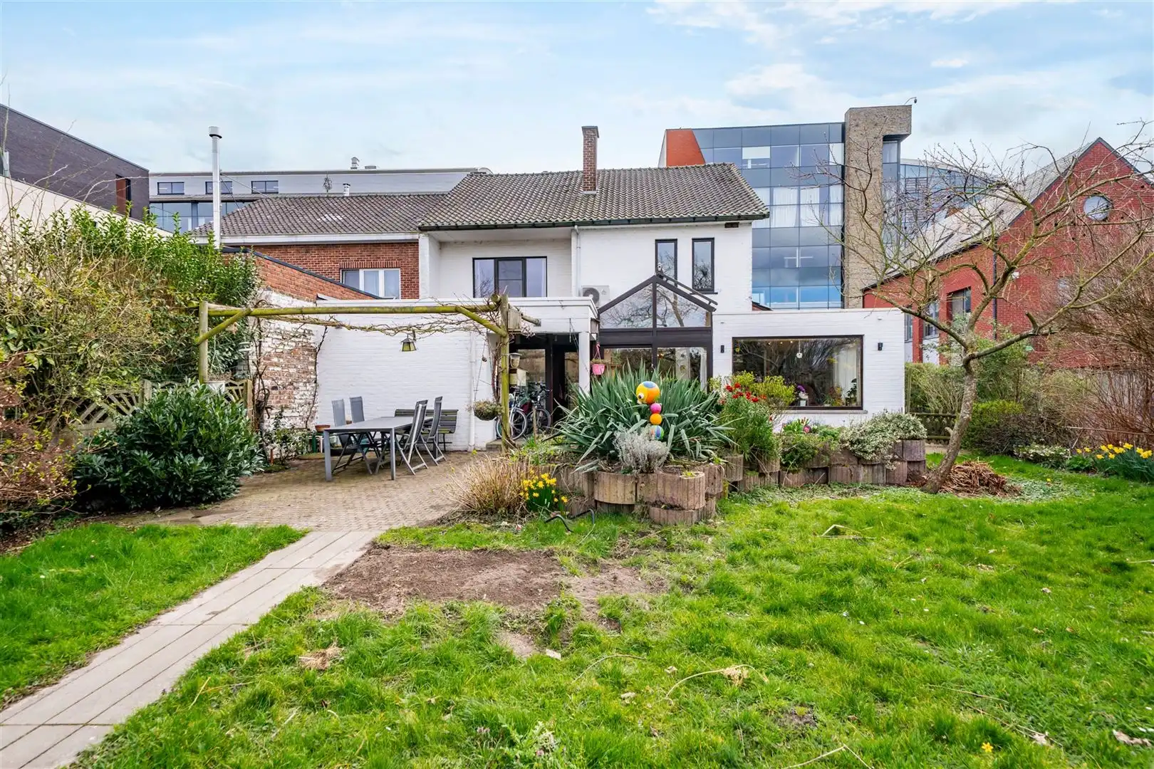 Commercieel uitstekend gelegen woning met tal van mogelijkheden foto 28