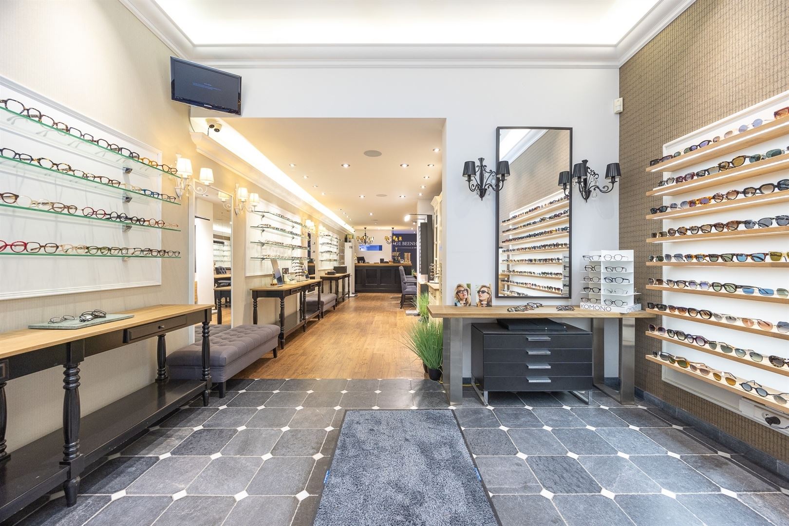 Handelsgelijkvloers op topligging in hartje Brasschaat foto 3