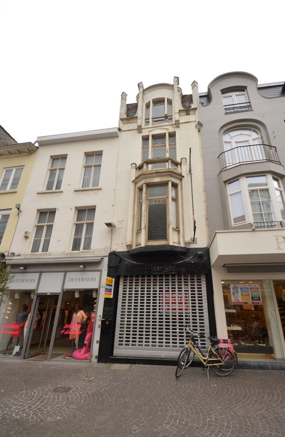 COMMERCIEEL PAND ADOLF BUYLSTRAAT OOSTENDE  foto {{pictureIndex}}