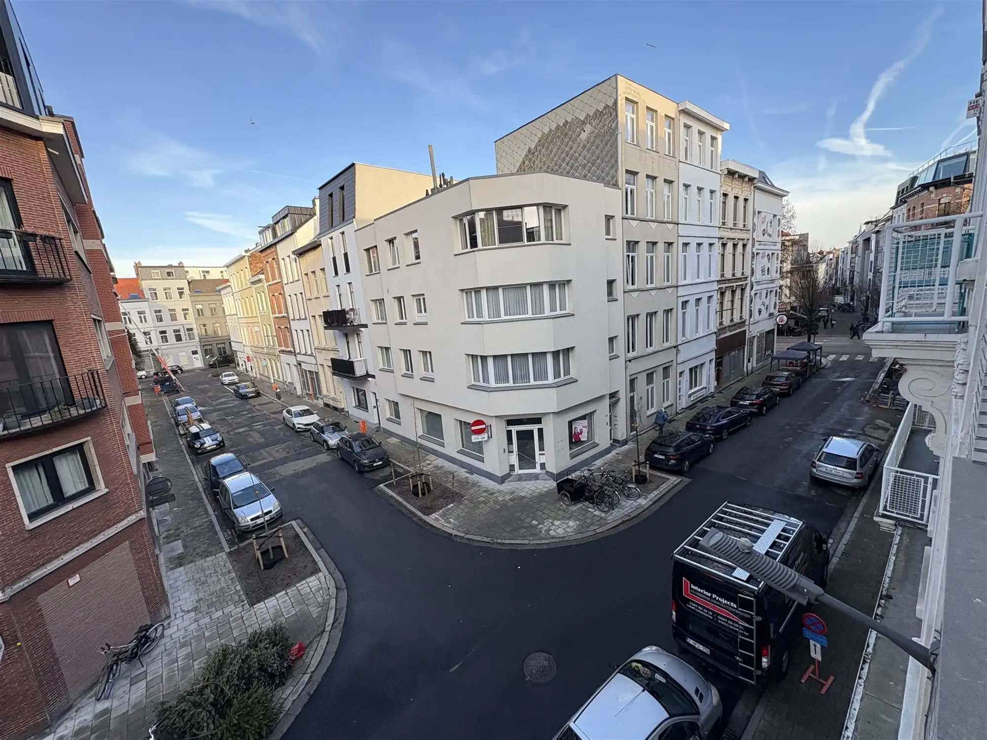 Bel-etagewoning met garage aan Sint-Andriesplaats. foto 6