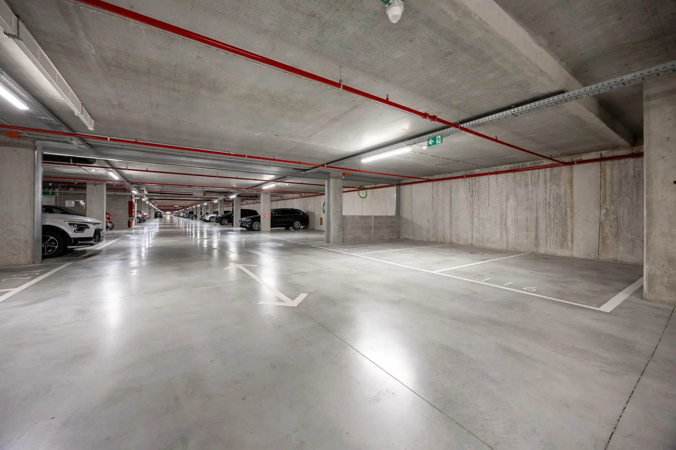 Stijlvol penthouse met panoramisch zicht op stad en haven foto 30