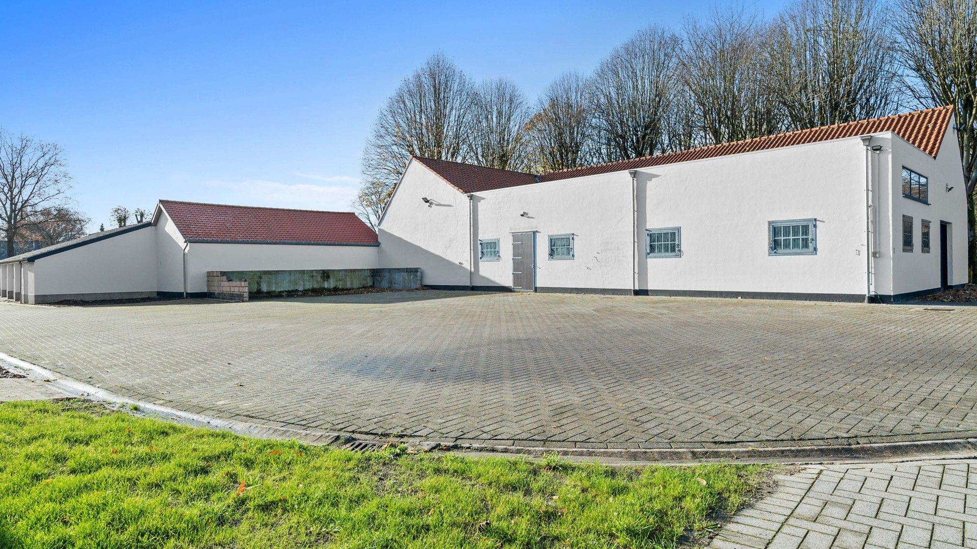 Exclusief landhuis met overdekte piste, buitenpiste en paardenstallen op circa 3 hectare foto 65