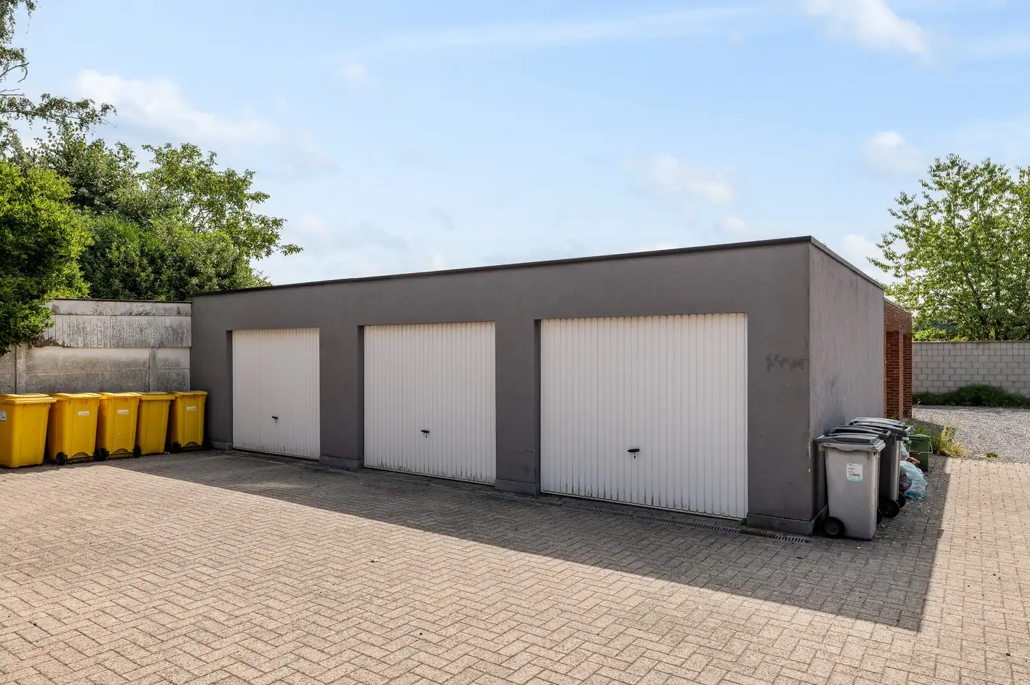 TE KOOP | Instapklaar appartement nabij het station van Geel. foto 10