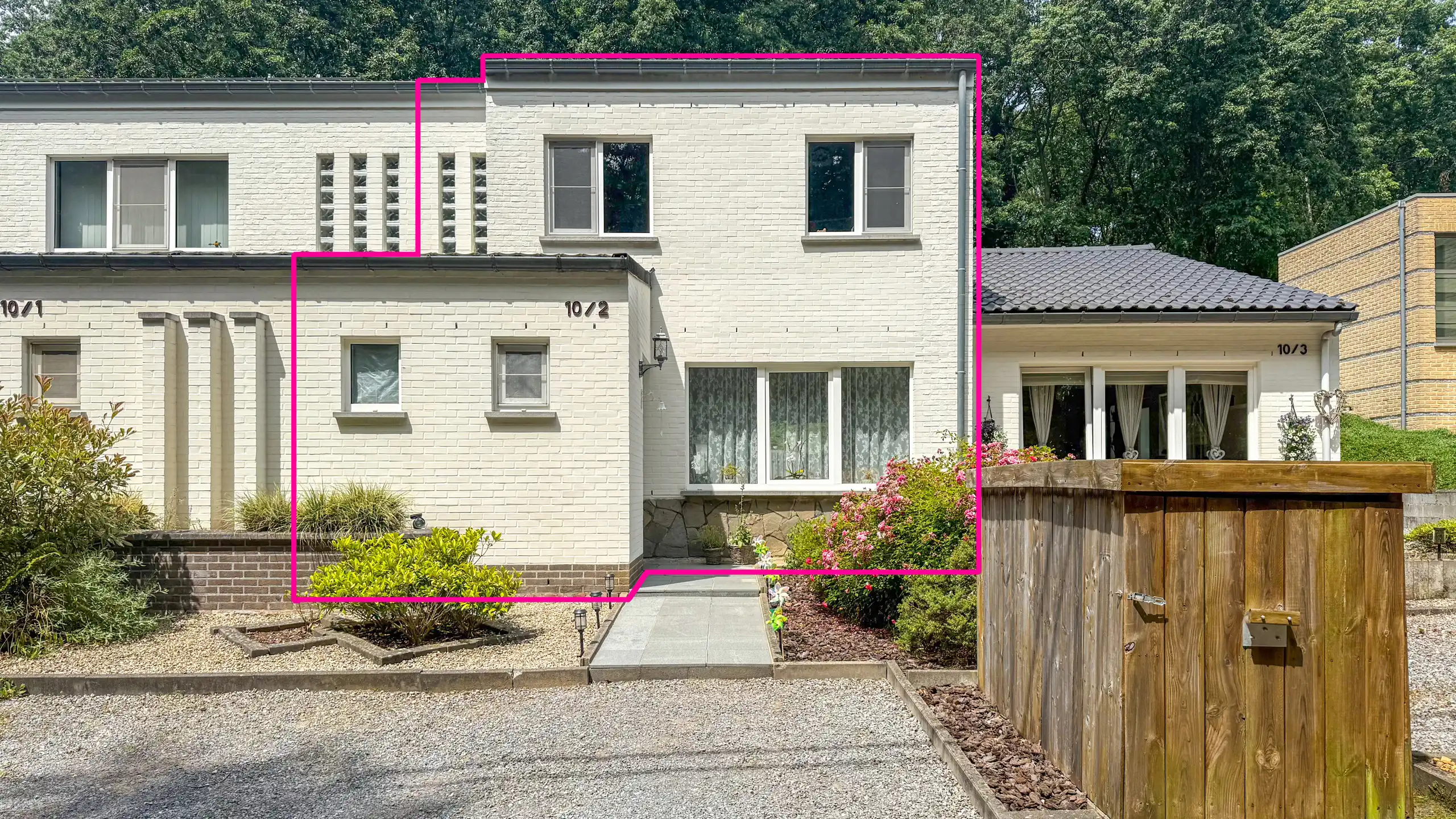 Gezellige instapklare starterswoning met 2 slpks en garage! foto 33