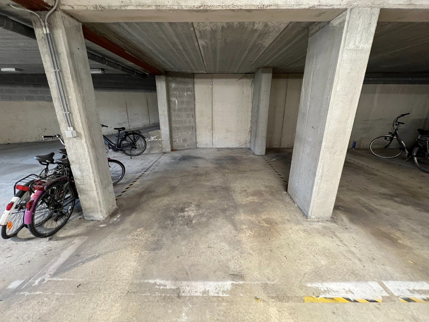 Duplexappartement met 2 slpks, terras en autostaanplaats foto 13