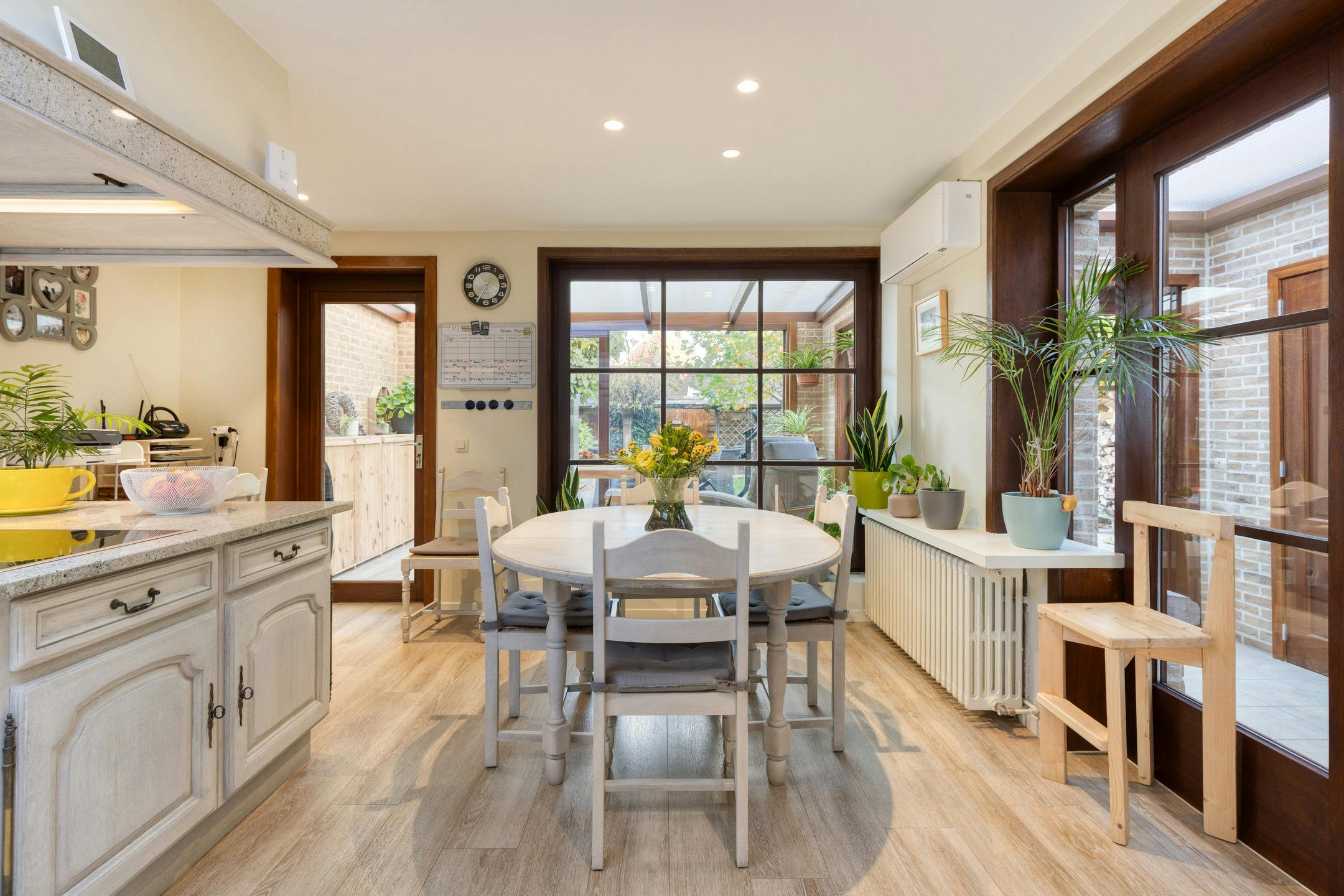 Instapklare woning met gezellige tuin te koop in Roeselare foto 7