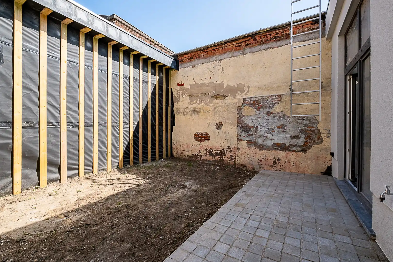 Lichtrijk wonen in industriële stijl foto 12