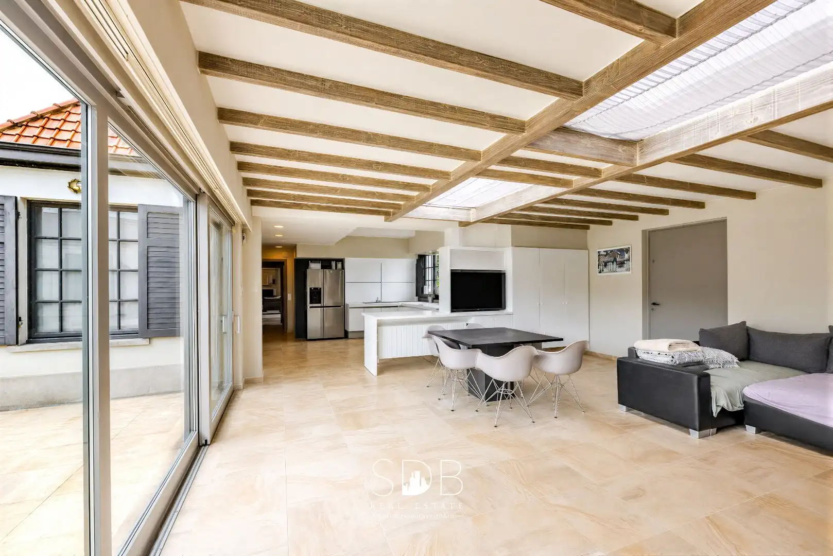 Landelijke villa met ruime bedrijfsgebouwen en opslagmogelijkheden op 23.740m² foto 15