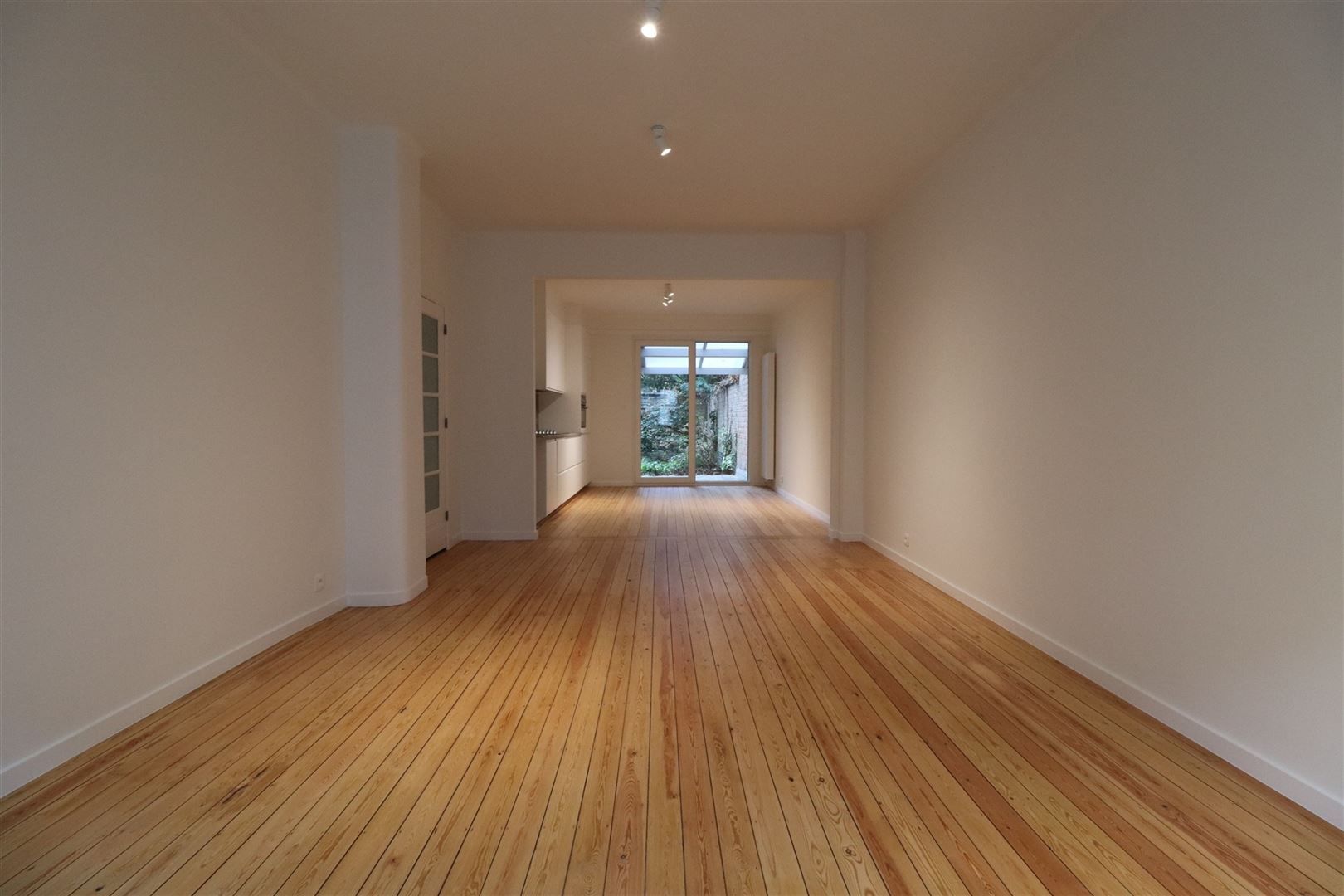 Gelijkvloers appartement met tuin  foto 3