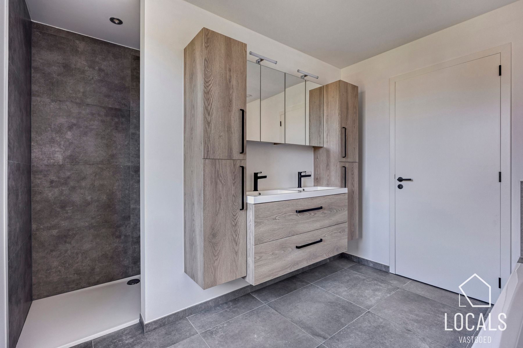 Prachtige nieuwbouwwoning op 642m² met zuidgerichte tuin foto 21
