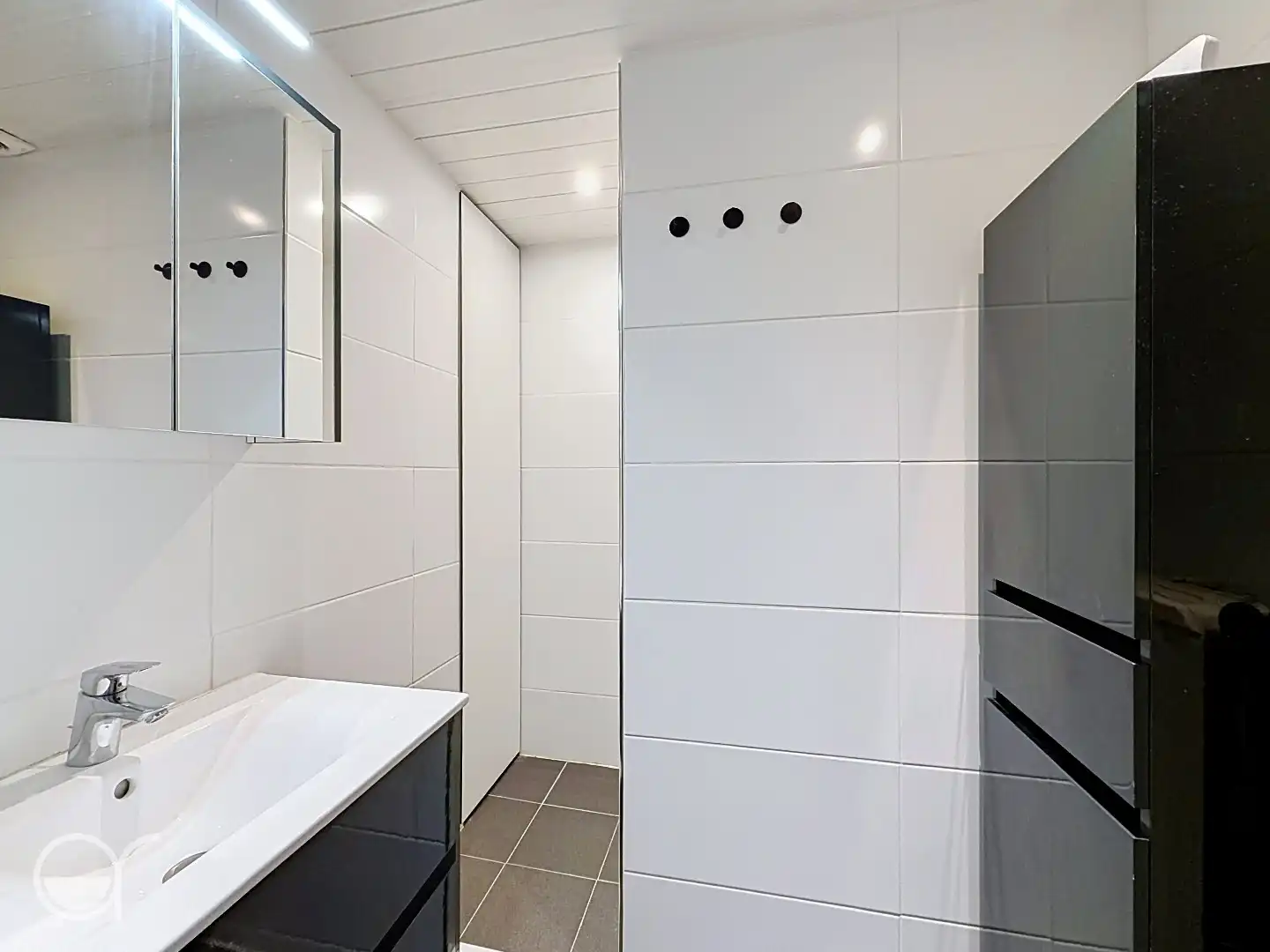Ruim gezellig twee slaapkamer appartement met garagebox foto 6