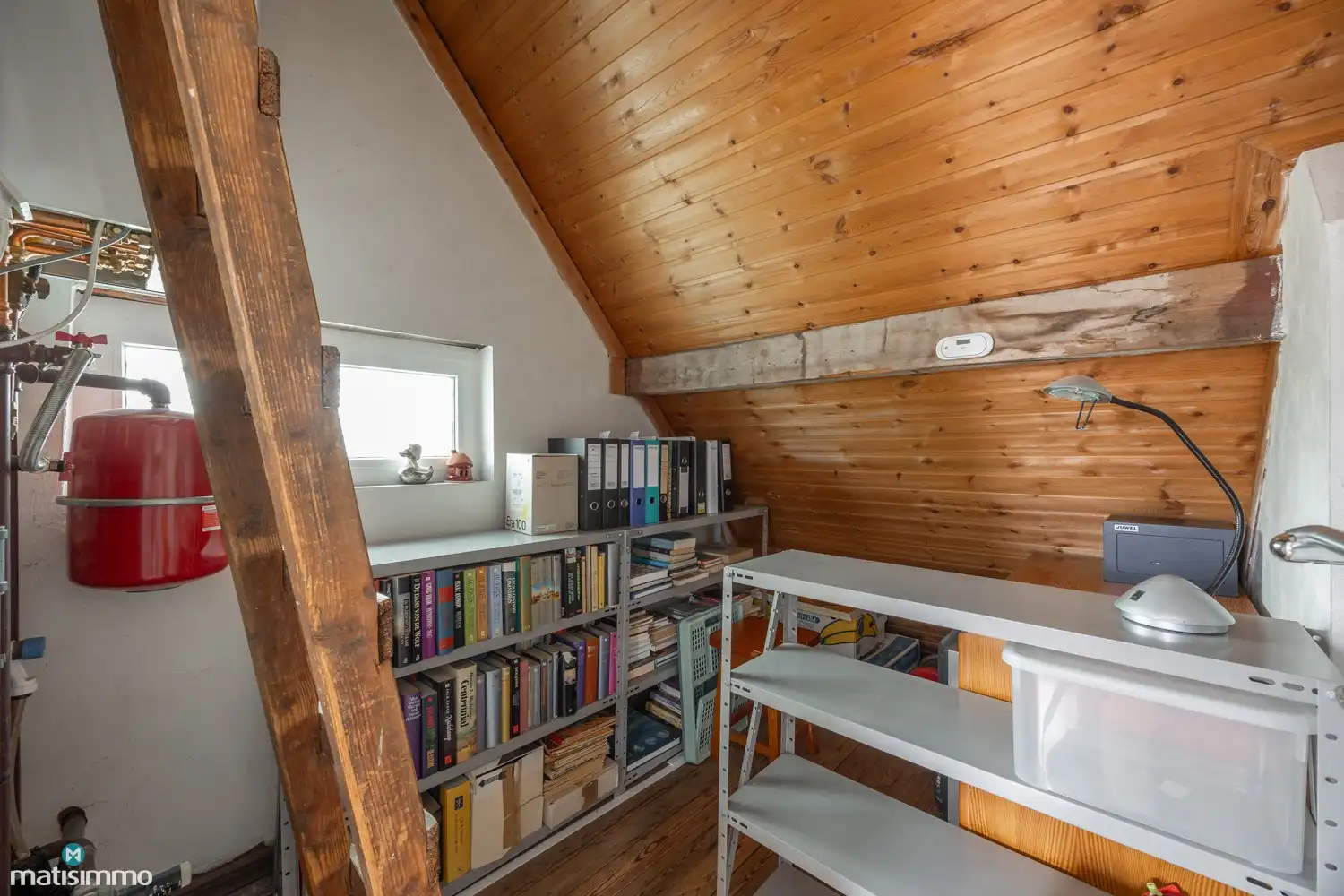 INSTAPKLAAR GERENOVEERDE WONING MET 3 SLAAPKAMERS, GARAGE, CARPORT EN PRACHTIGE TUIN NABIJ HET KANAAL EN DE MAAS IN LANAKEN foto 26