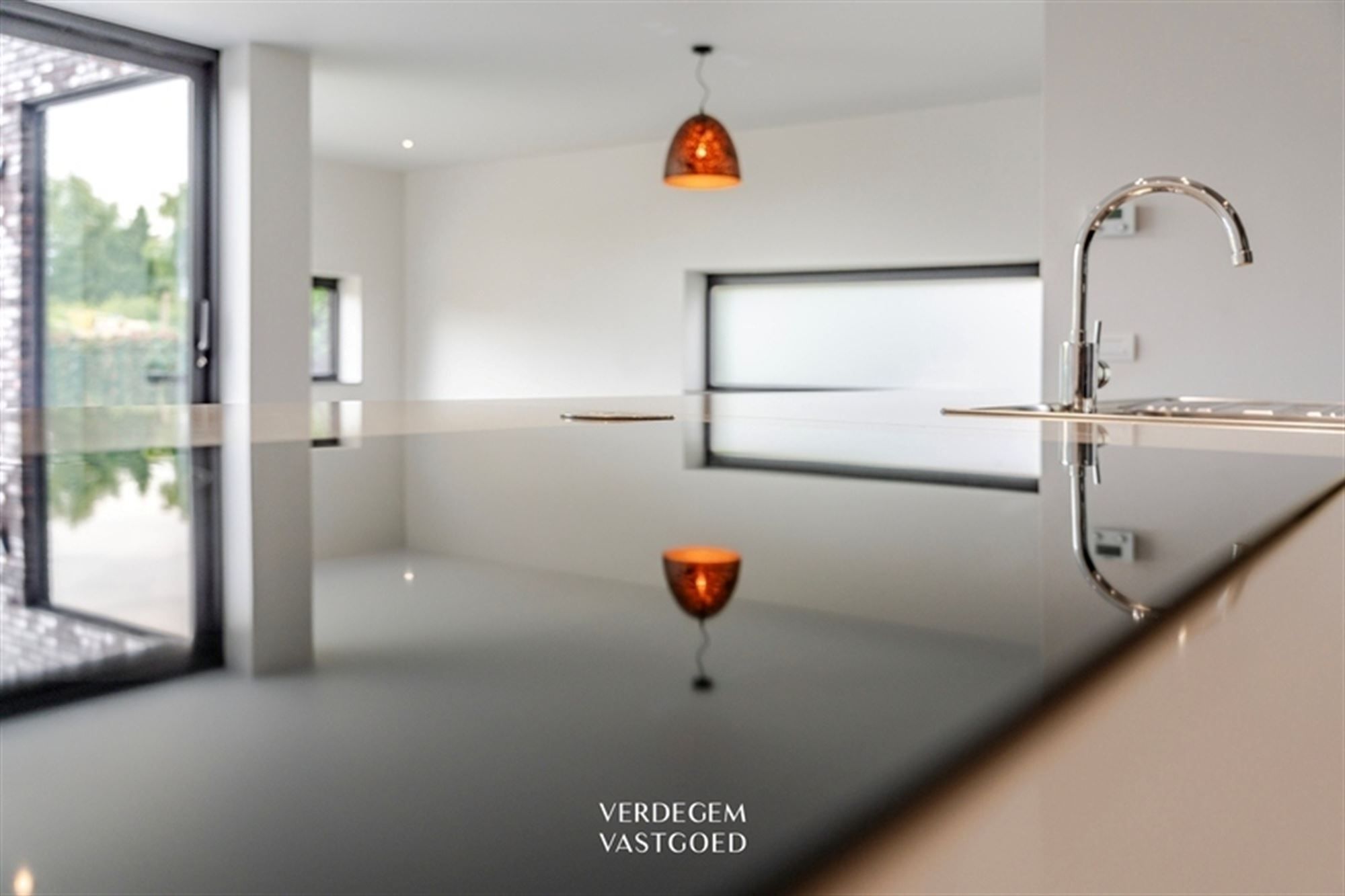 Moderne luxe en comfort in recente woning met 4 slaapkamers foto 10