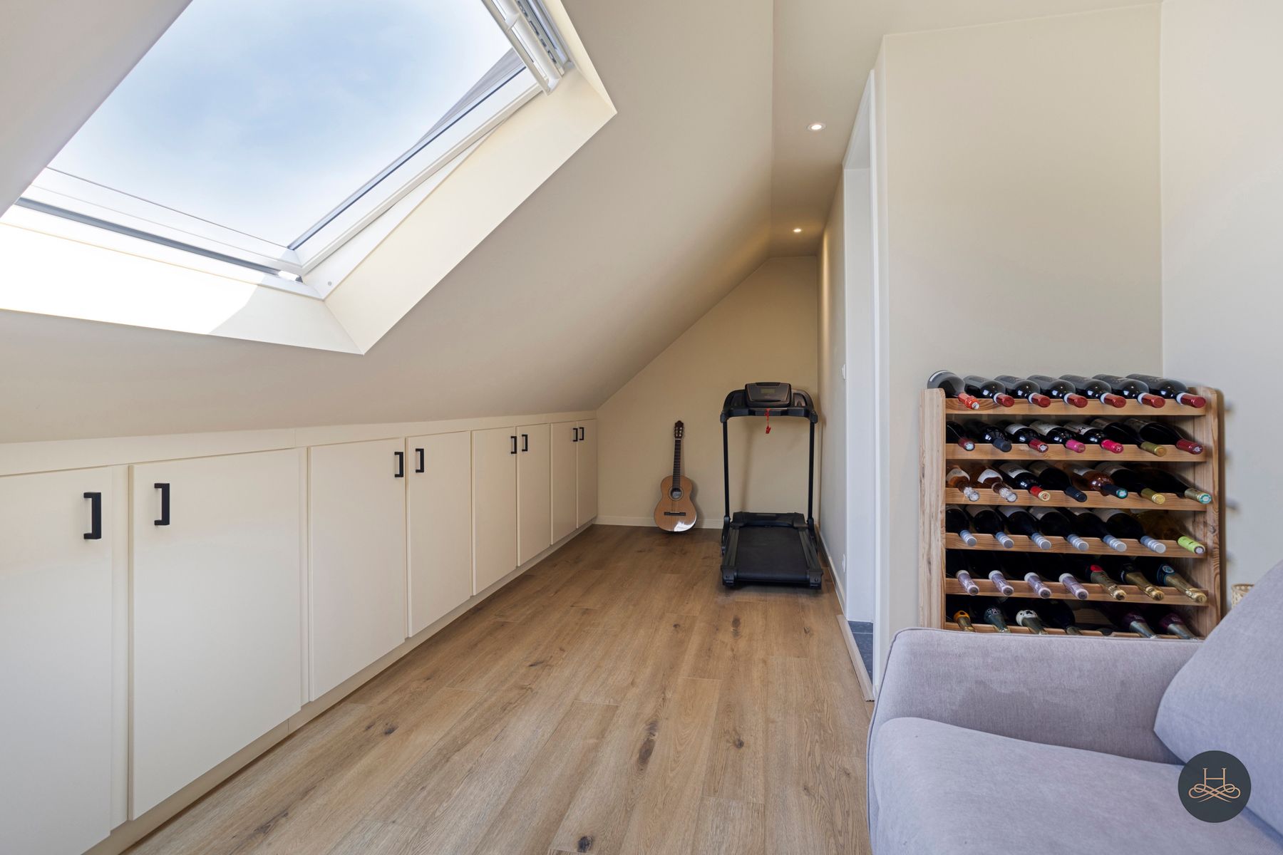 Recente moderne halfopen woning met zicht op groen foto 24