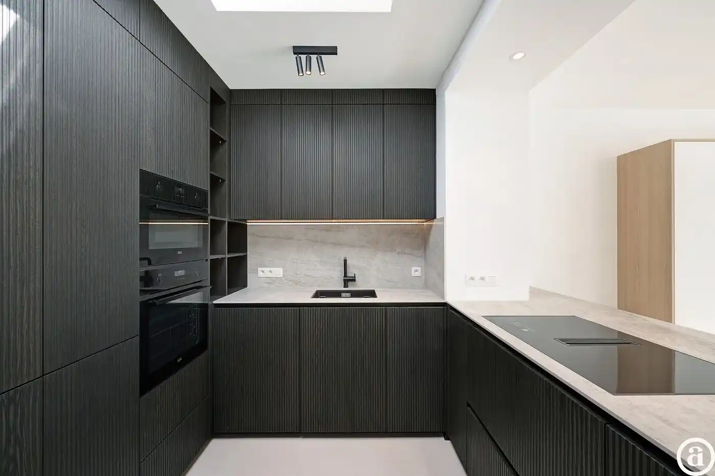 Zonnige penthouse (3 slpk) met open zicht nabij Dumortierl. foto 13