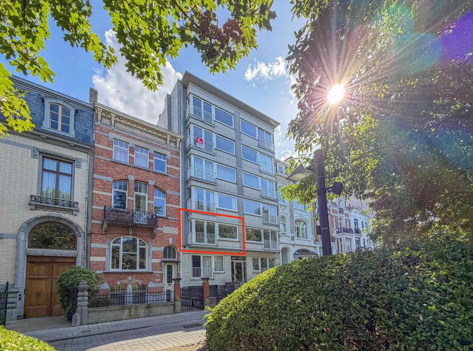 Lichtrijk, volledig gerenoveerd appartement met 2 slpk pal aan het park foto 16