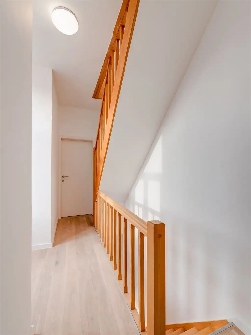 Instapklaar appartement vlakbij Zurenborg foto 9