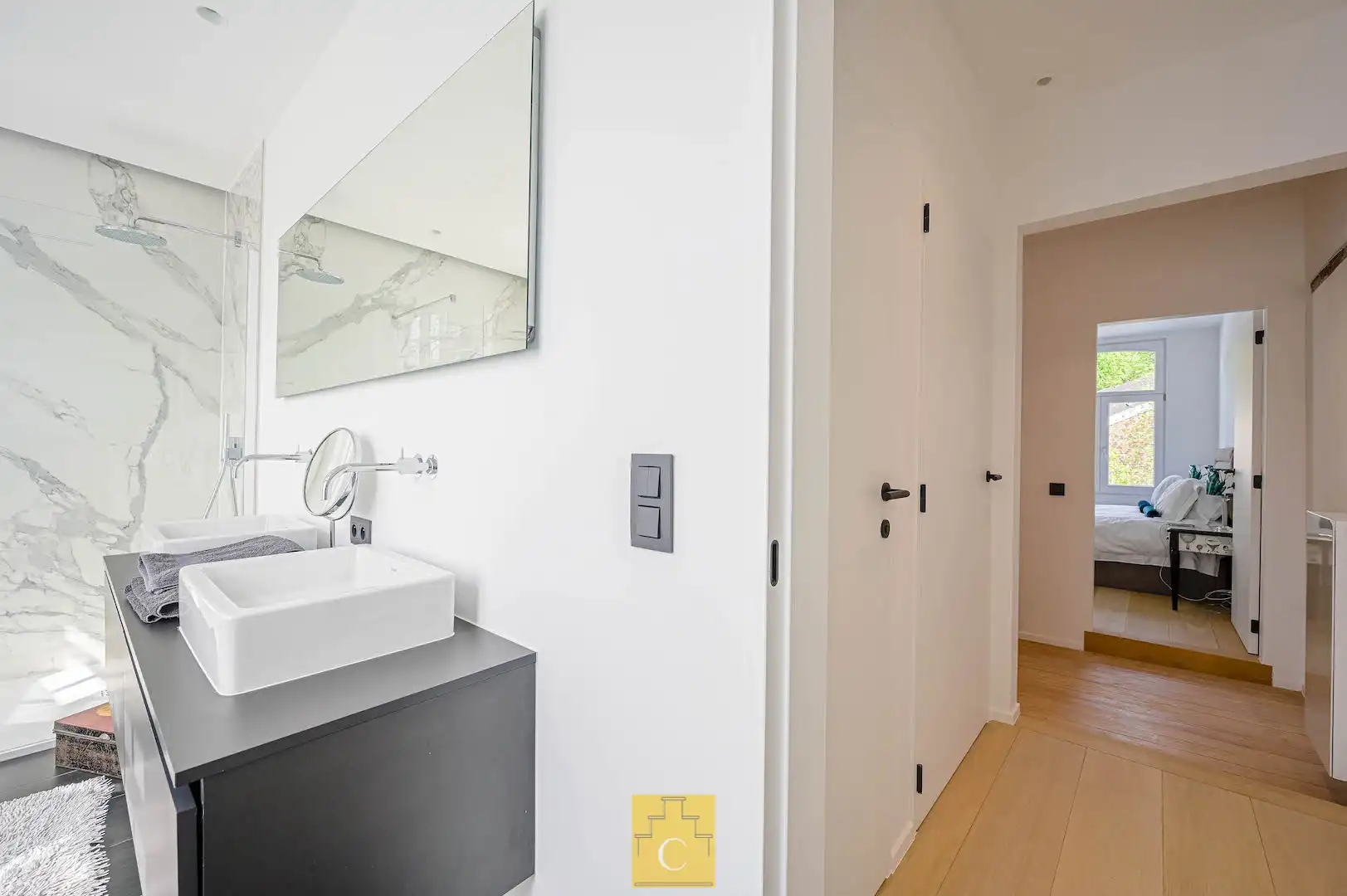 Droomhuis op een toplocatie in Groeninge, palend aan het toekomstig museumpark, zelden geziene high-end afwerking, zonnepanelen en aangename terrastuin foto 19