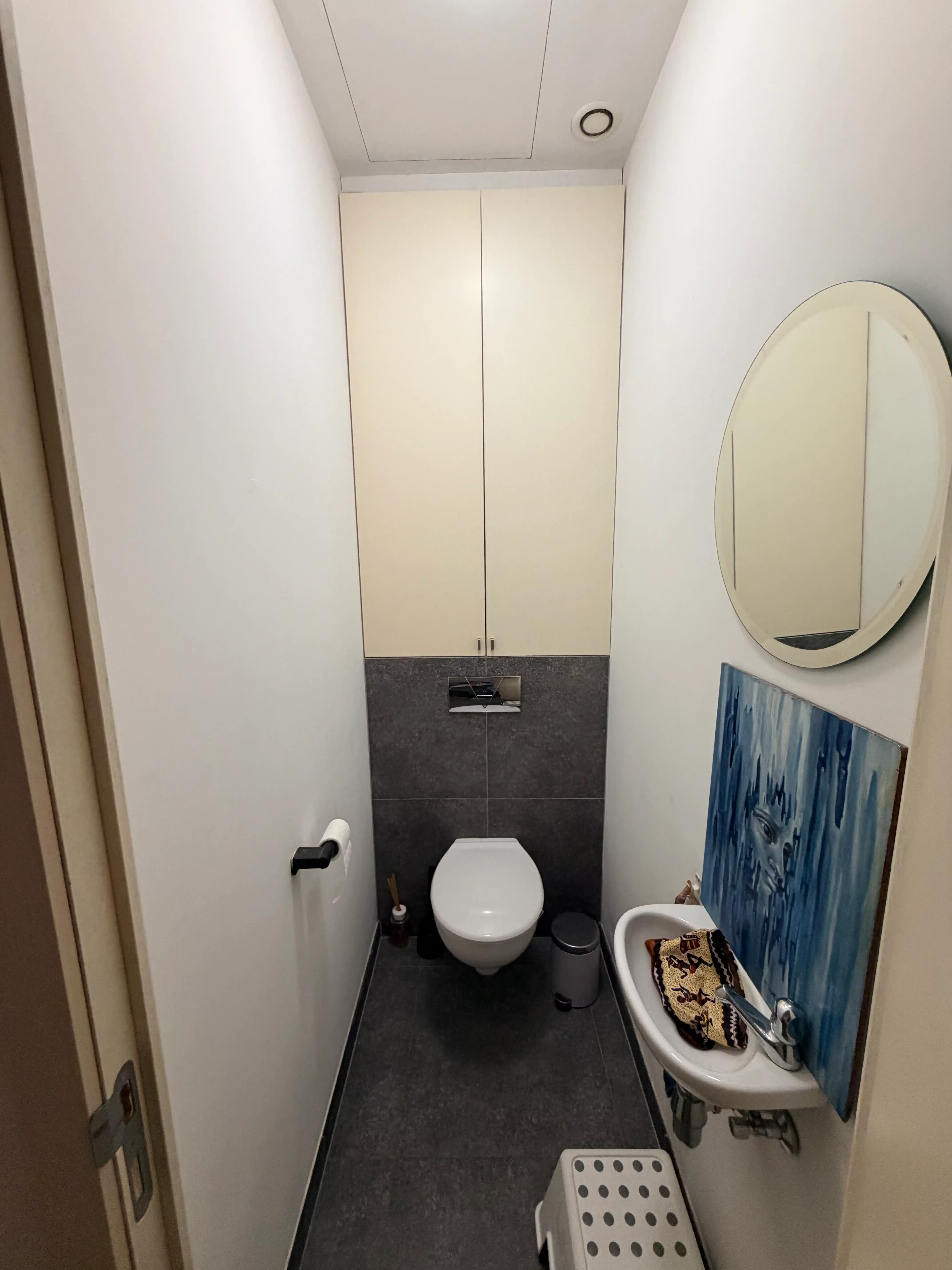 --- NIEUW --- Gezellig gelijkvloers appartement met 2 slaapkamers en terras op wandelafstand van het historisch centrum. foto 10