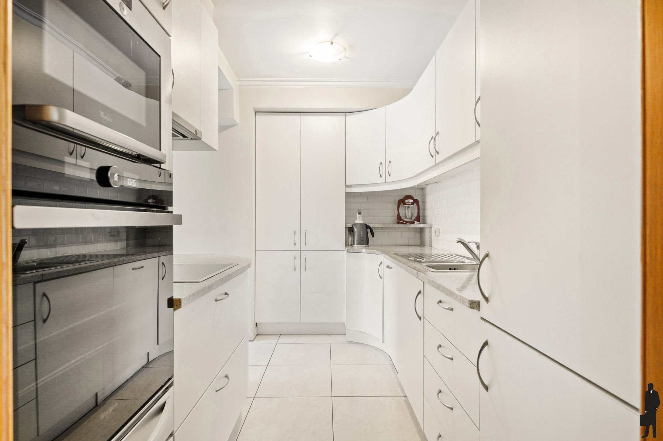 Exclusieve villa met conciërgewoning op 4.102m² foto 18