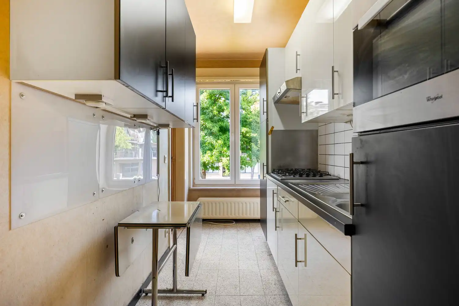 Te renoveren 2 slaapkamer appartement te Deurne foto 9