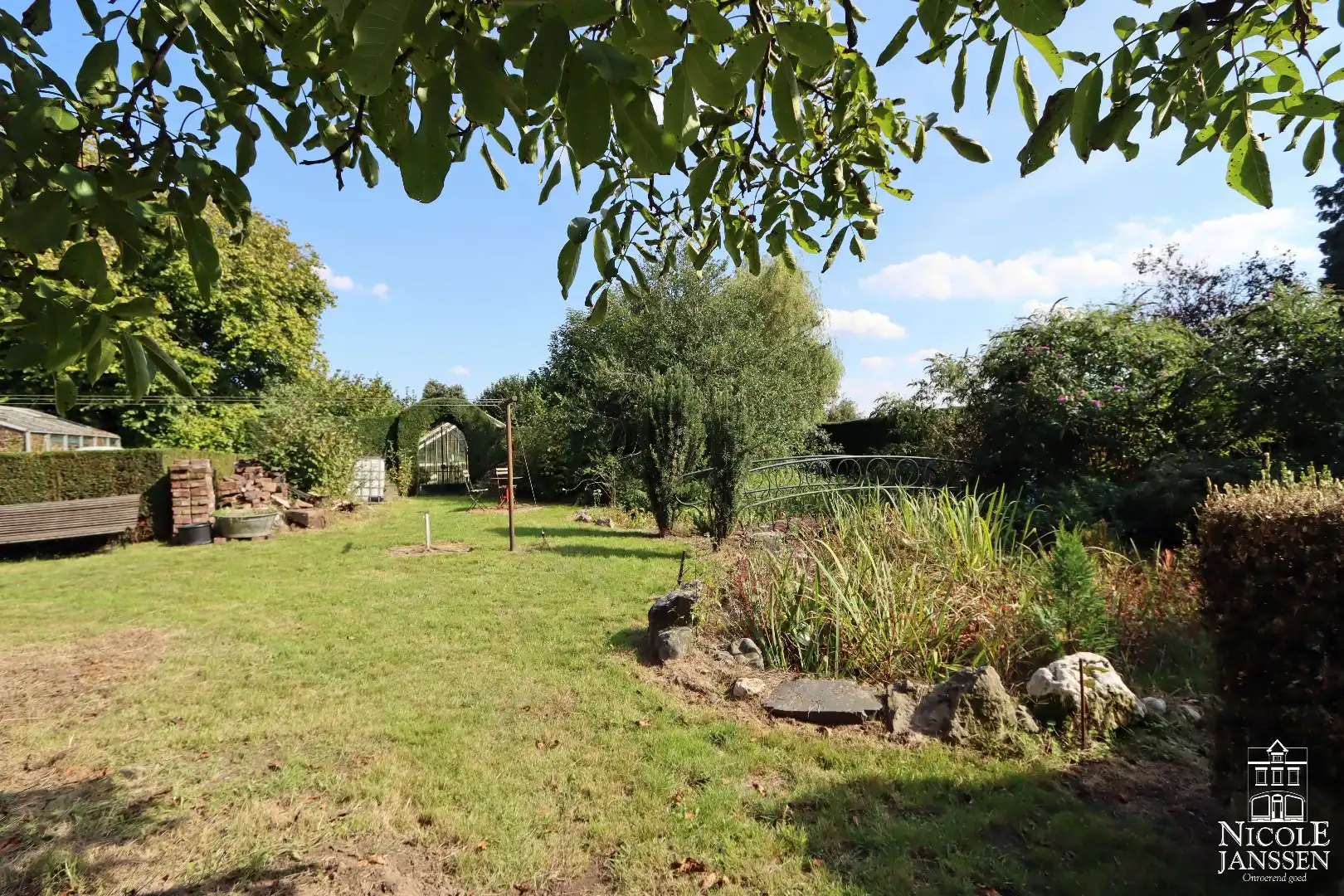 Karaktervolle woning met grote garage en werkhuis foto 23