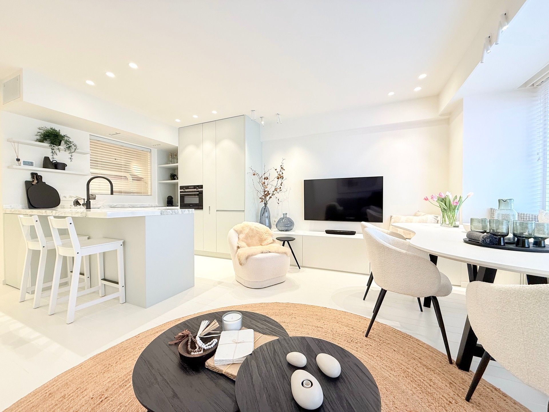 Gerenoveerd appartement met zijdelings zeezicht in Knokke-Het Zoute foto 2