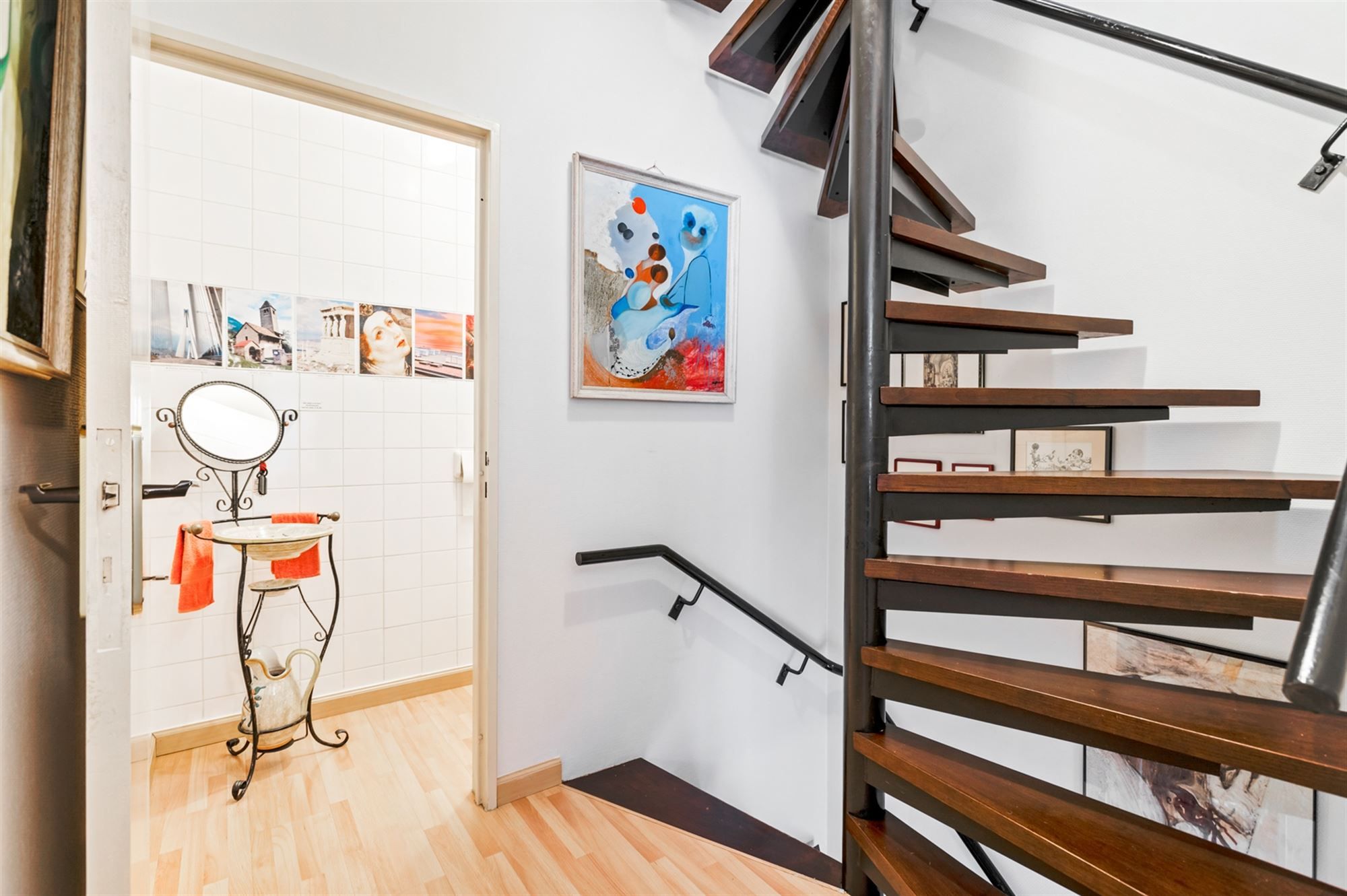 Bel-etage woning met 3 slaapkamers en tuinpoort aan straatkant. foto 13