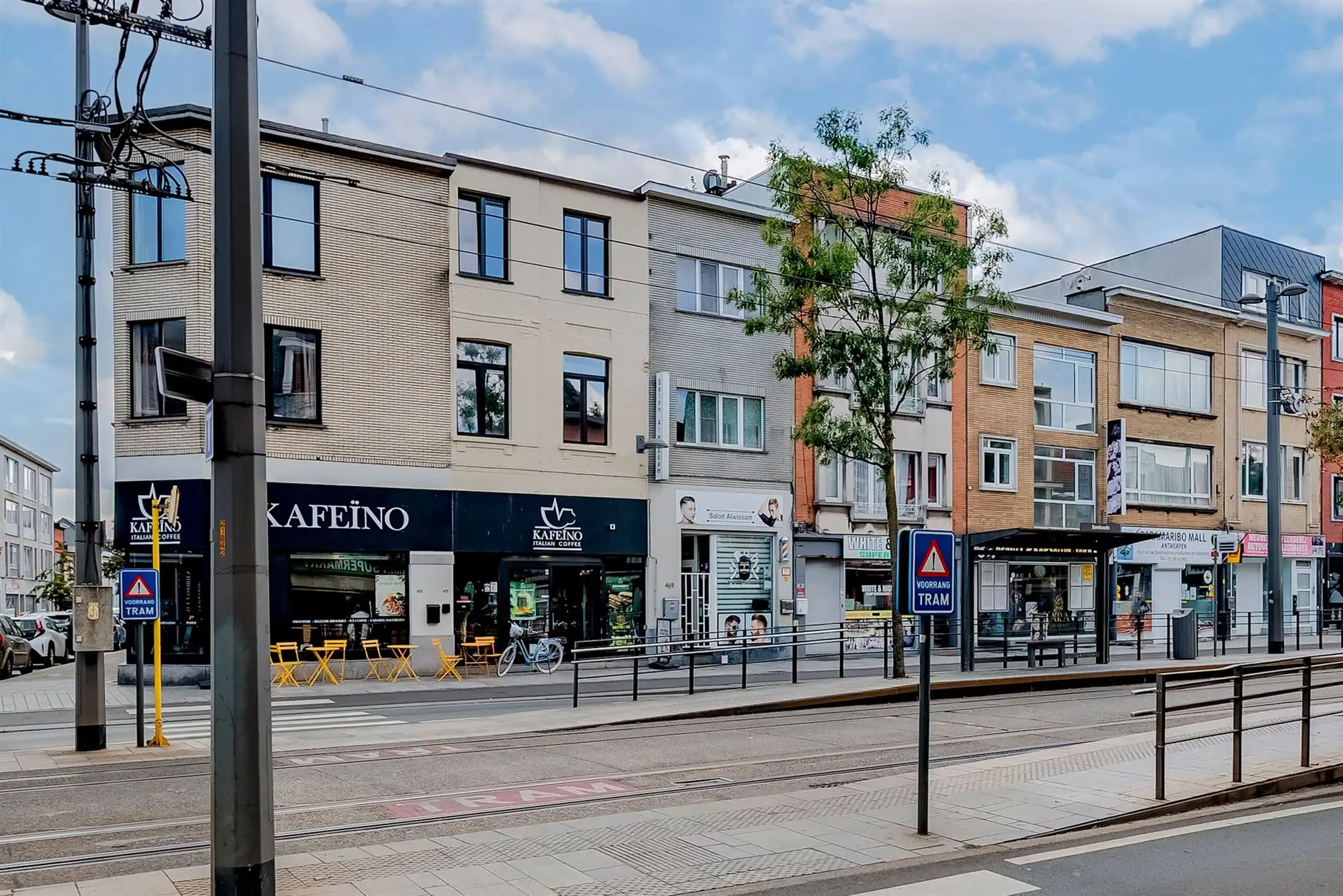 Vergunde opbrengsteigendom met handelspand en duplex foto 4
