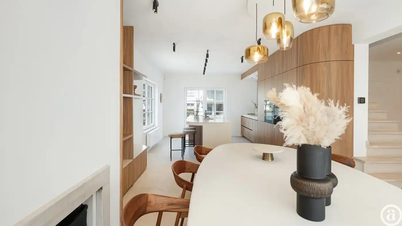 Exclusief gerenoveerde villa op een absolute toplocatie foto 18