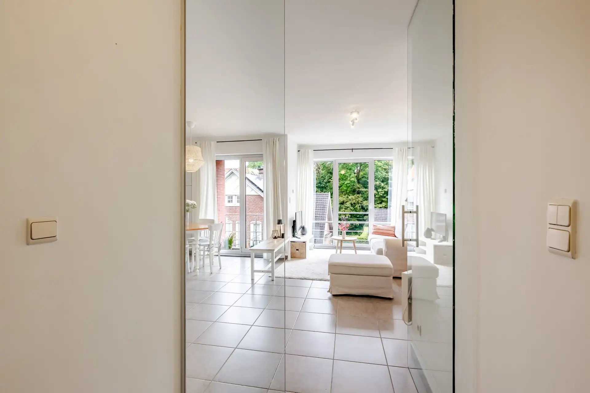 Instapklaar appartement met terras op uitstekende ligging in Erembodegem foto 10