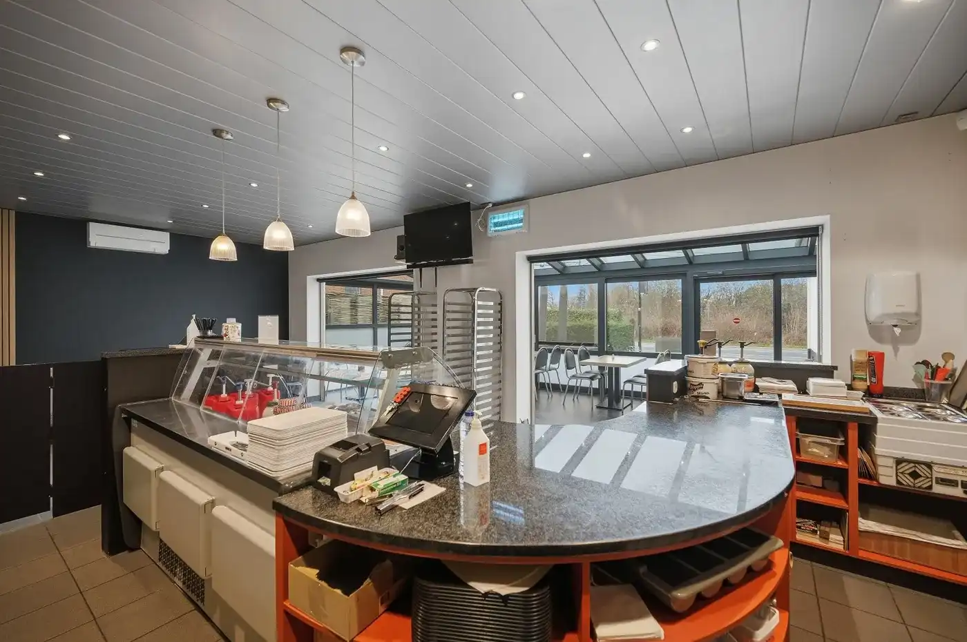 Instapklare woning met handelspand op een goede locatie foto 20