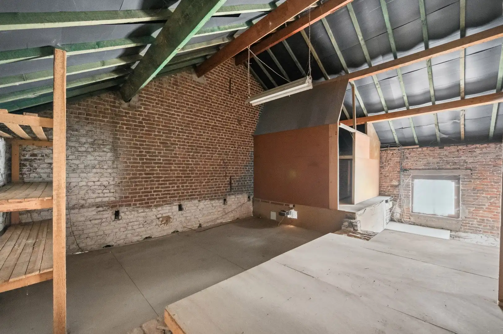Ruime te renoveren rijwoning met ontzettend veel potentieel en een leuke tuin foto 20
