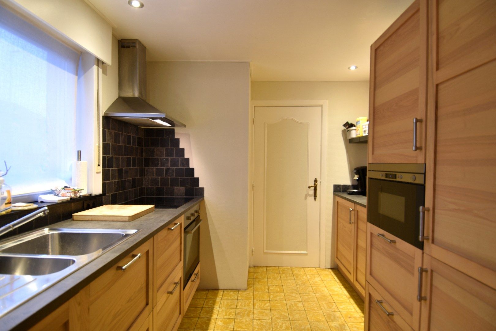 Instapklare woning met 3 slaapkamers, tuin en inpandige garage te koop in Gullegem foto 5