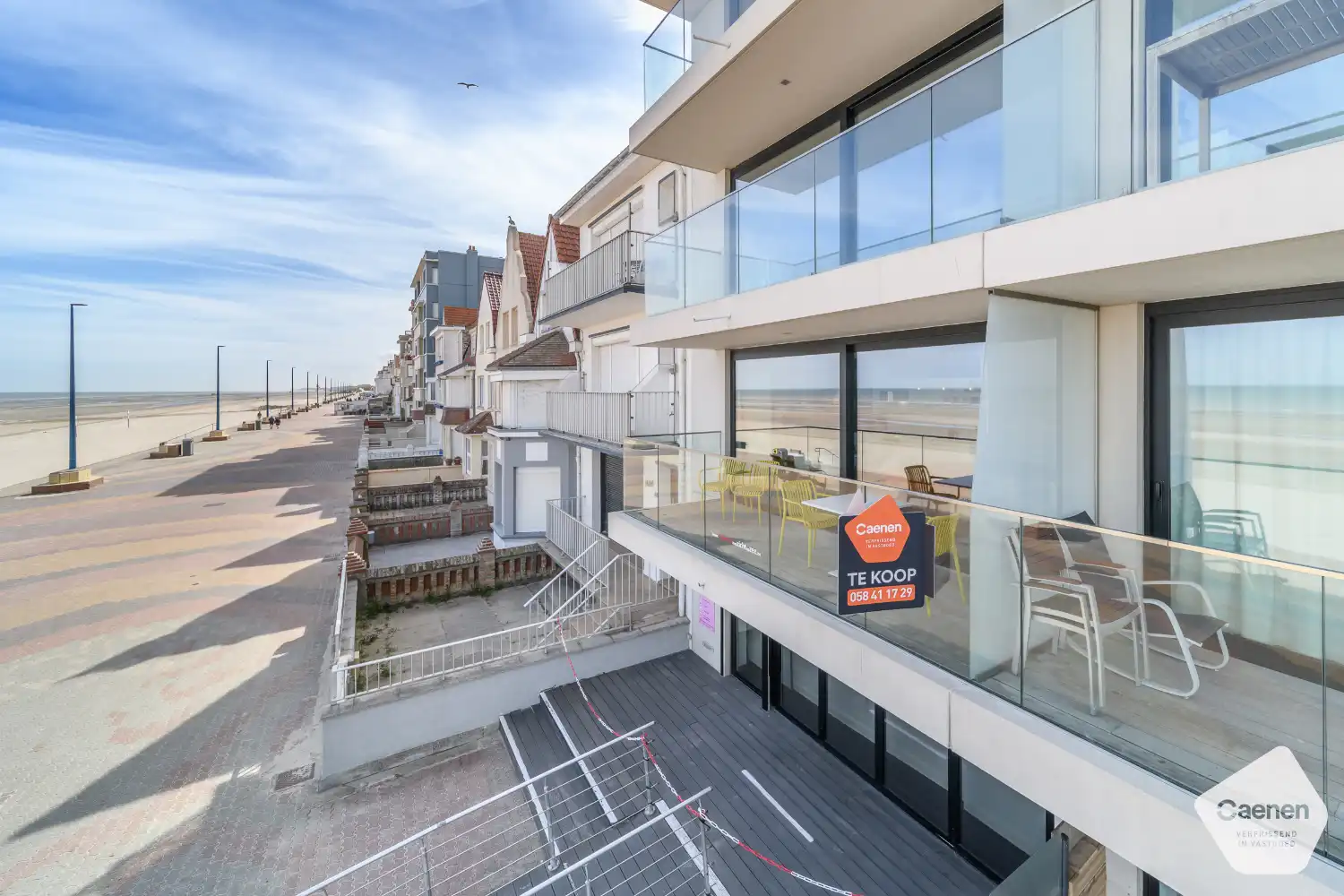Te Koop – Instapklaar Gemeubeld Appartement met Frontaal Zeezicht foto {{pictureIndex}}