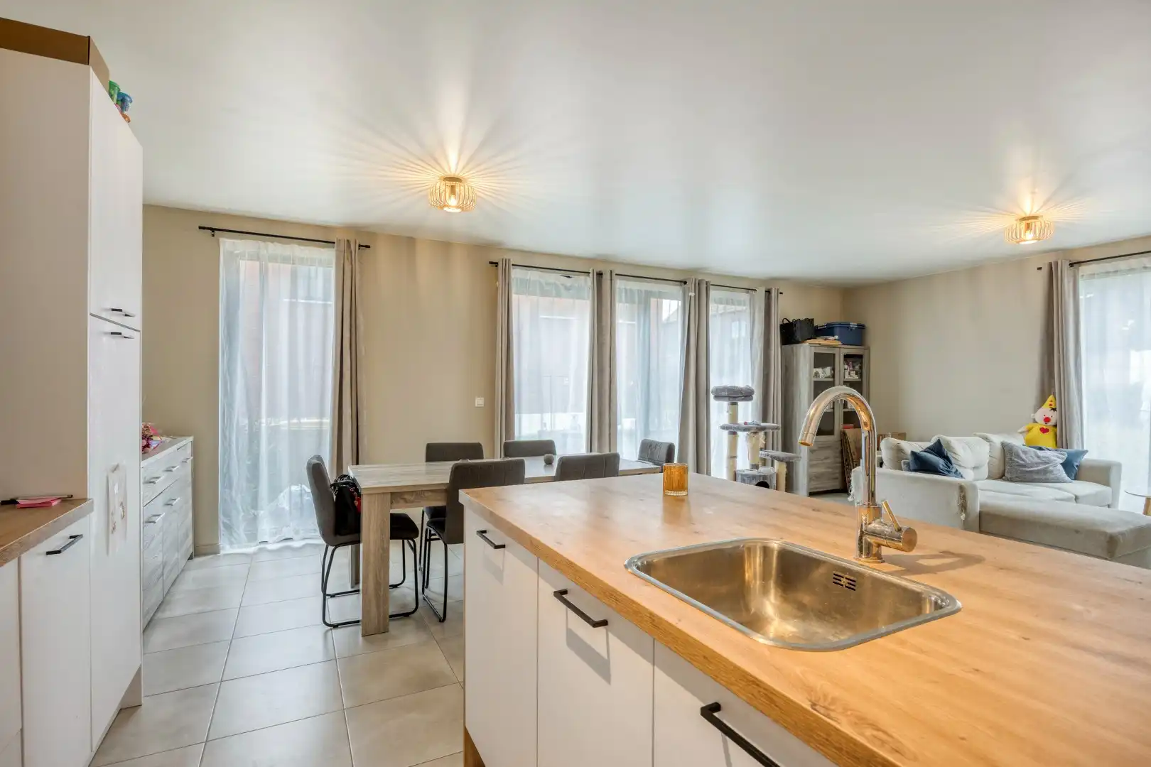 Recent (2023) gelijkvloers hoekappartement met 2 slpks en autostaanplaats te OLV Olen ! foto 9