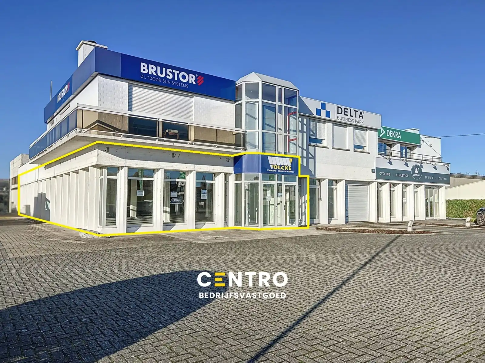 Schitterend gelegen KANTOOR/WINKELRUIMTE (AAA-locatie met TOP visibiliteit !) te Roeselare. foto {{pictureIndex}}