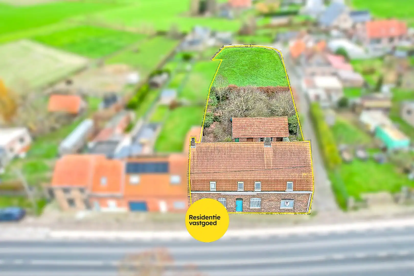 Hoofdfoto van de publicatie: Te renoveren halfopen woning op een perceel van 1.809m² te Houthulst