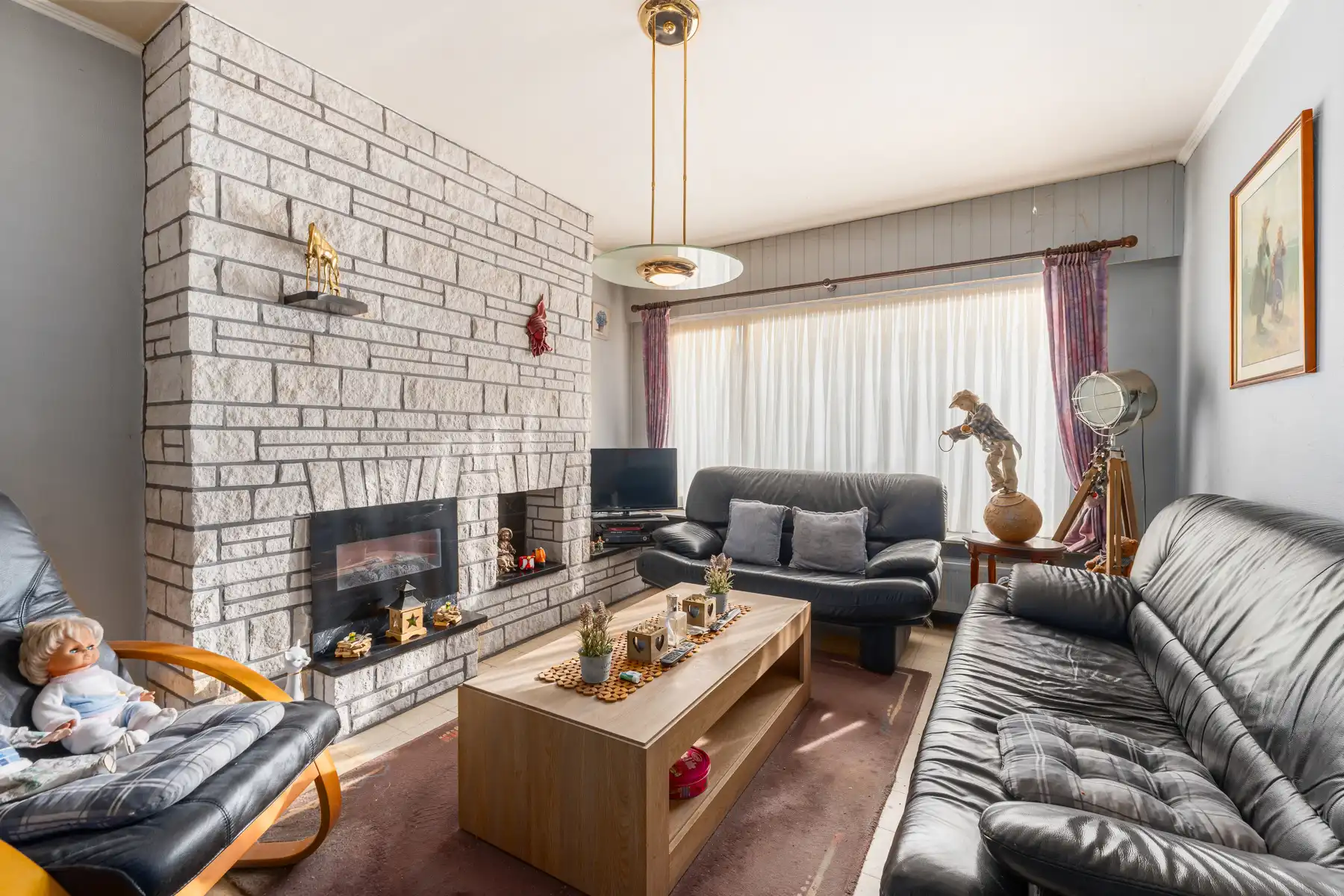 Woning met garage en tuin in de directe omgeving van de E40 foto 2