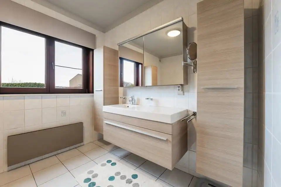 RUIME GELIJKVLOERSE GEZINSWONING OP EEN UITZONDERLIJK PERCEEL IN KORTENAKEN foto 23