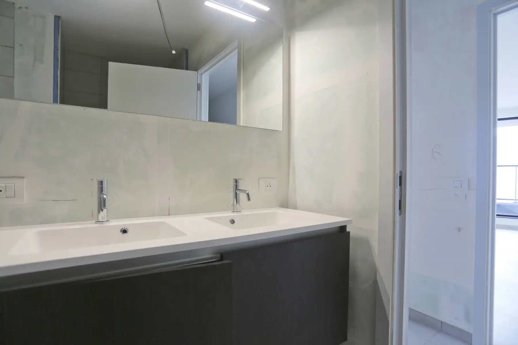 Ruim 2 slaapkamer appartement in residentie De Stroppen foto 5