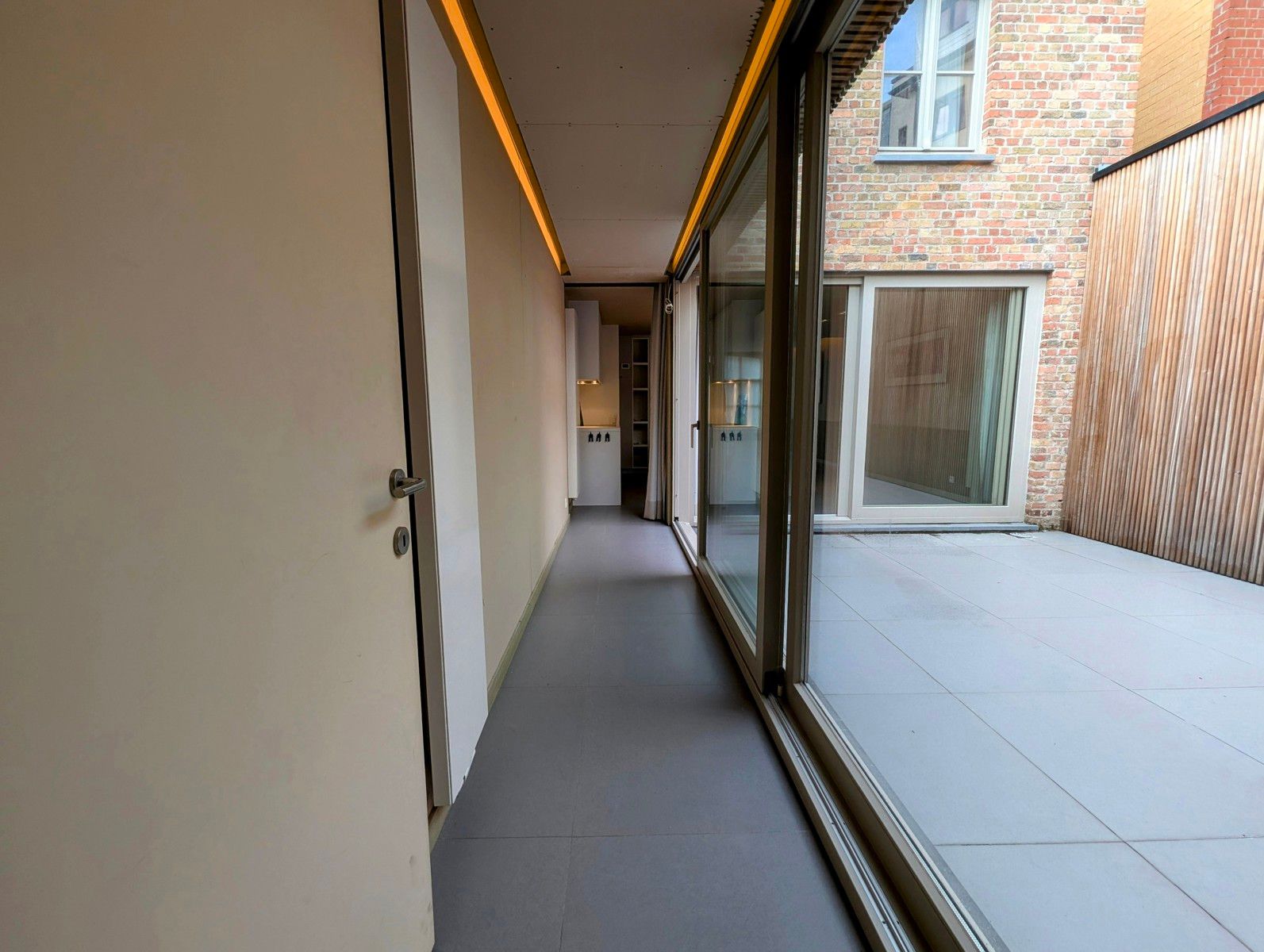 Te koop. Luxe gerenoveerde woning met wellness en garage – 4 slpks – vlakbij zee – instapklaar! foto 9