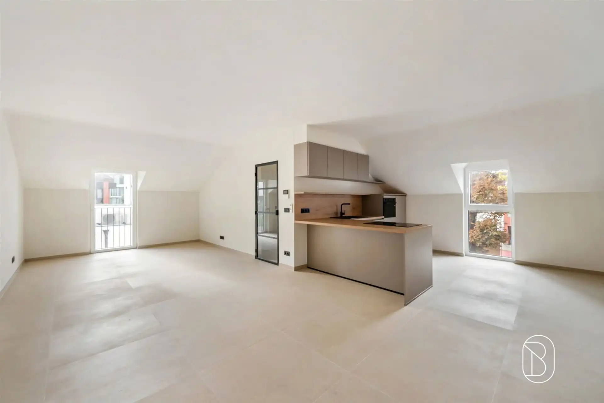 Instapklaar tweeslaapkamerappartement in hartje van Rumbeke foto 5