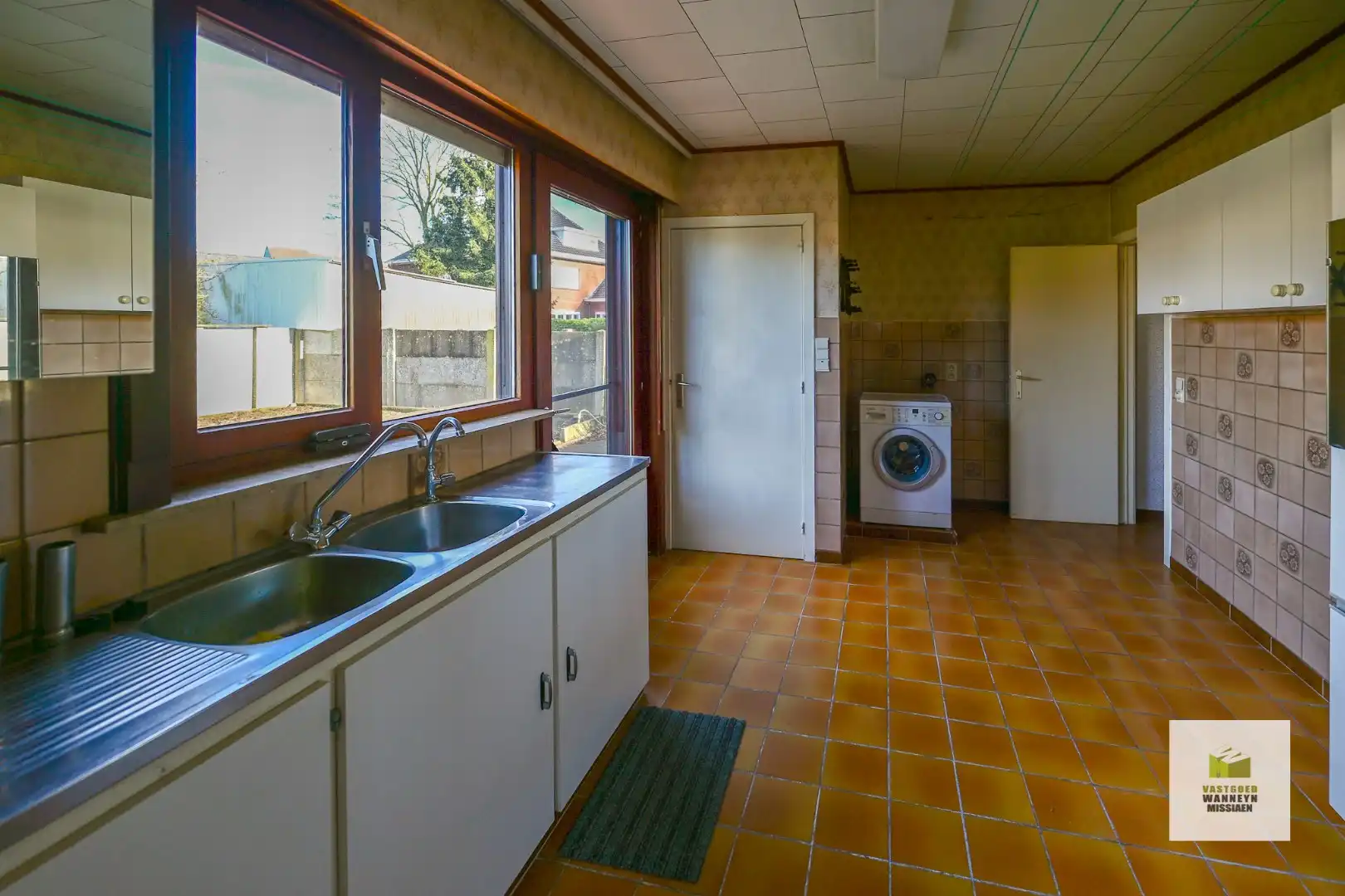 Ruime onderkelderde woning met 4 slpk en garage op rustige ligging in het centrum  foto 9