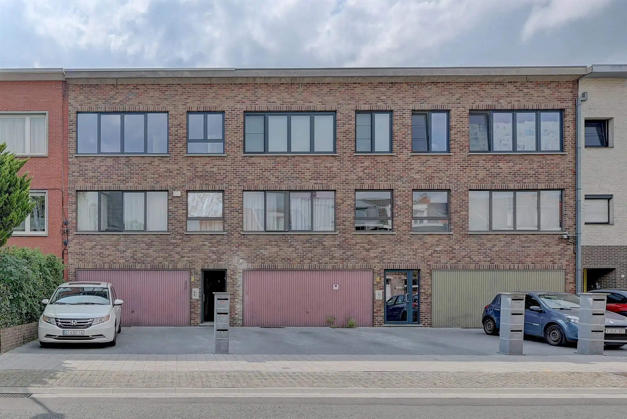 Appartement met 2 slaapkamers en terras vlakbij centrum Wilrijk foto {{pictureIndex}}